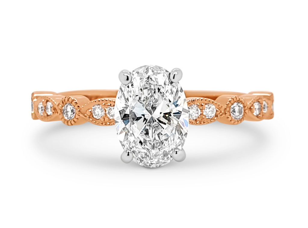 Engagement Ring with 1ct oval diamond in Rose Gold