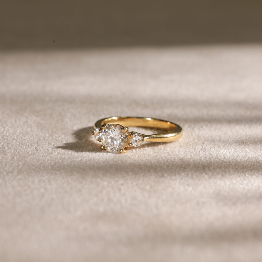 Frangipani 18ct Yellow Gold 1.00ct Round Stock