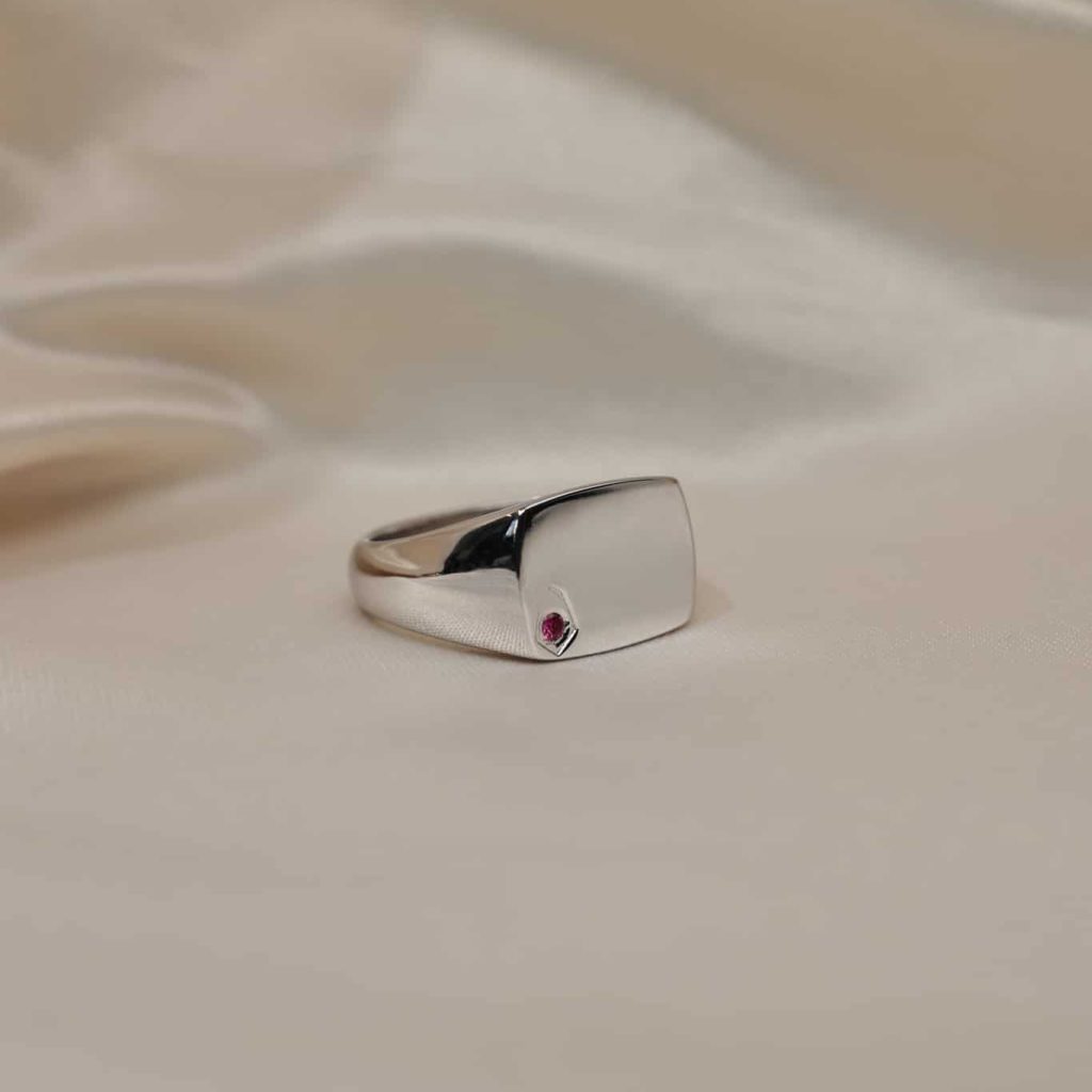 Jervis mens signet white gold