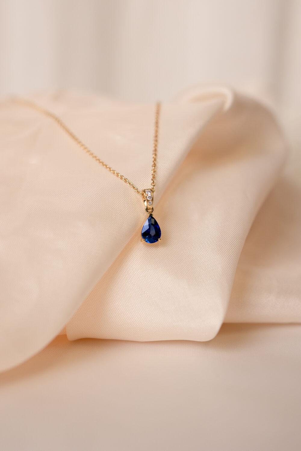 Custom pendant 0.78ct sapphire 1 scaled