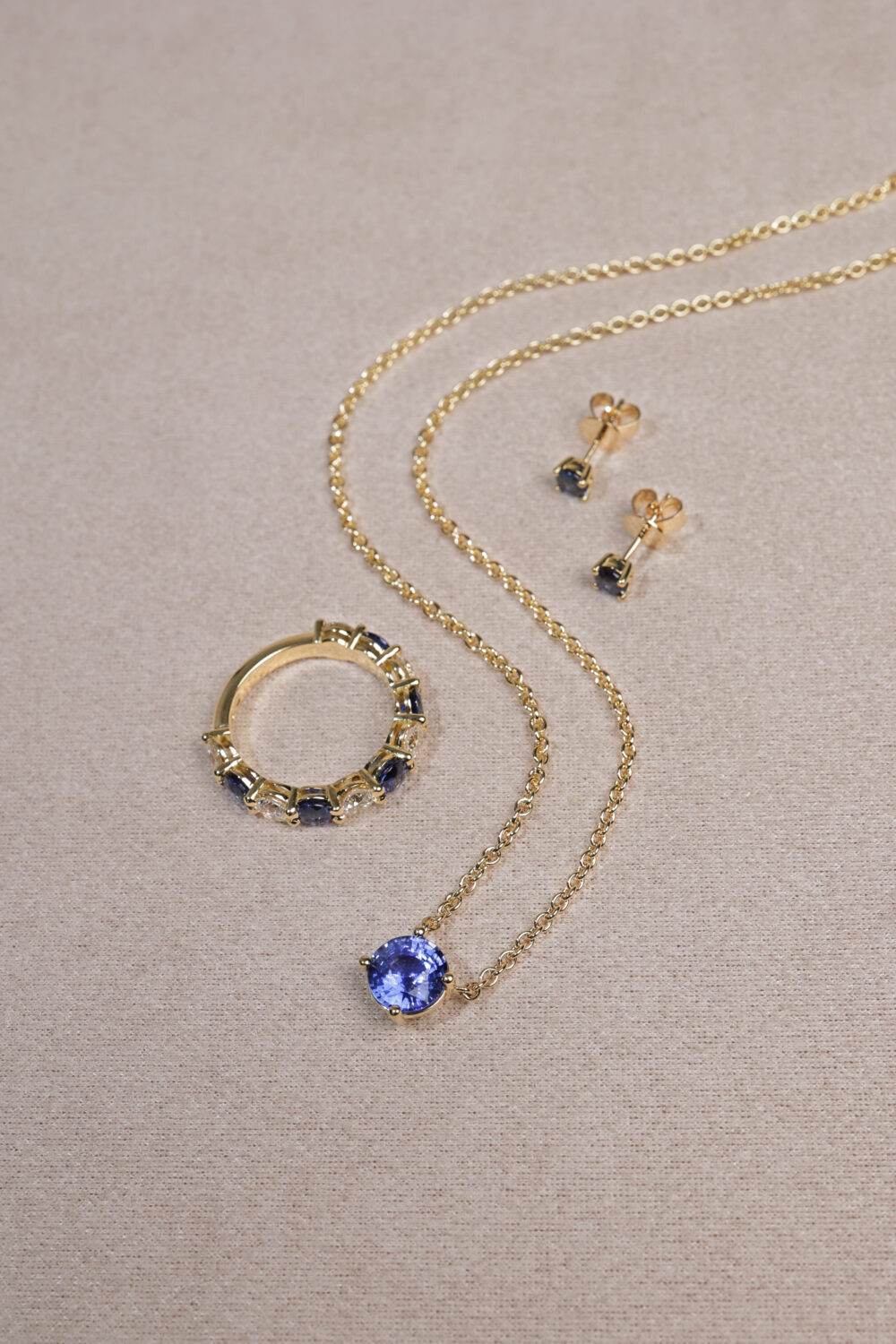 Ceylon Sapphire Solitaire Fixed Pendant 4 scaled