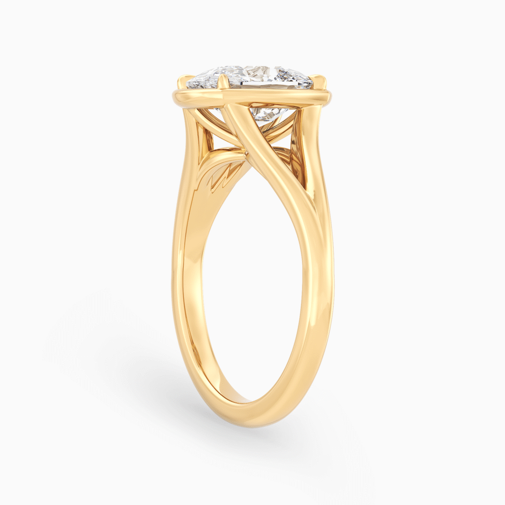 Cushion cut vintage ring split band yellow gold (1)