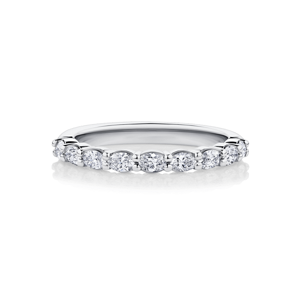 Petite Daydream Oval white gold