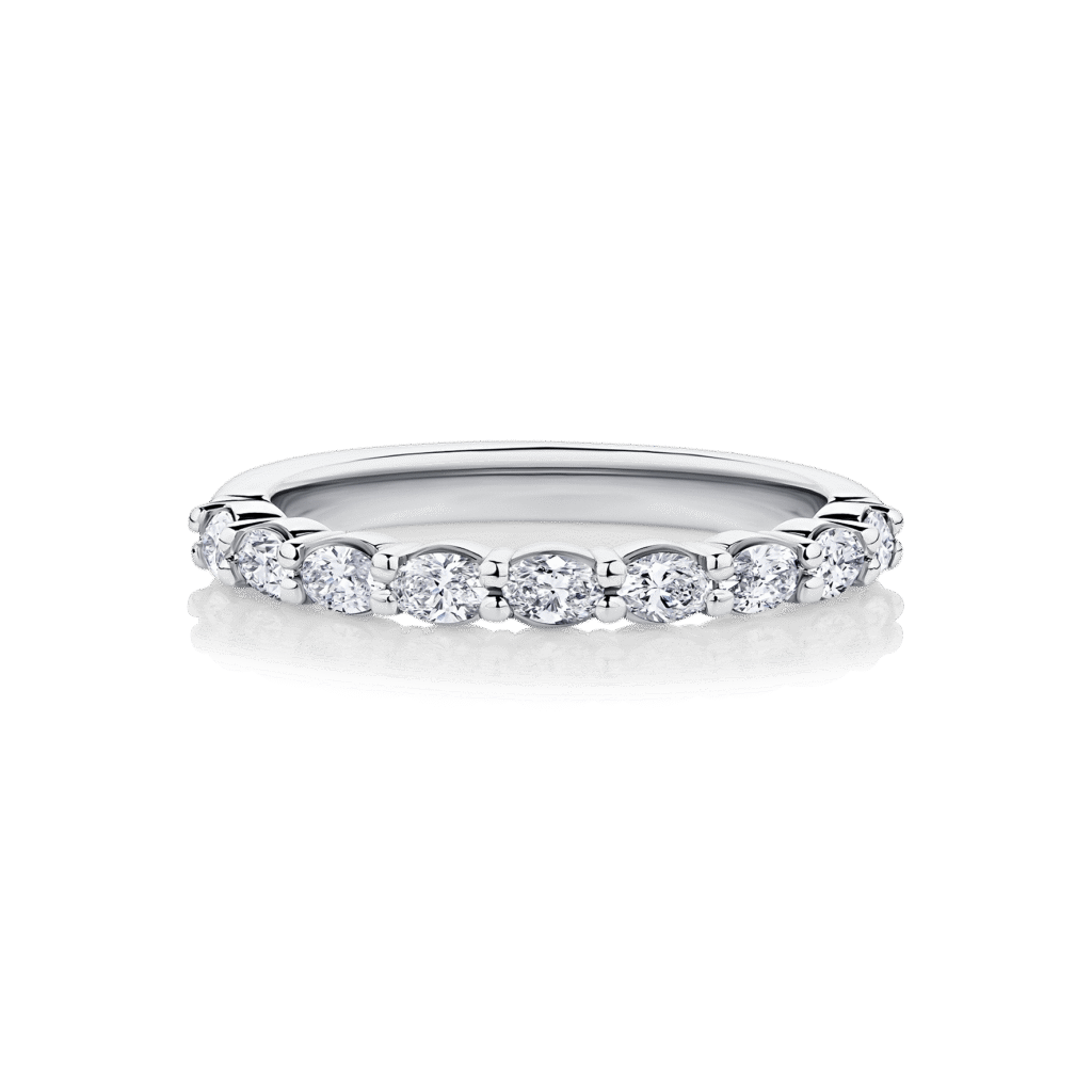 Petite Daydream Oval white gold