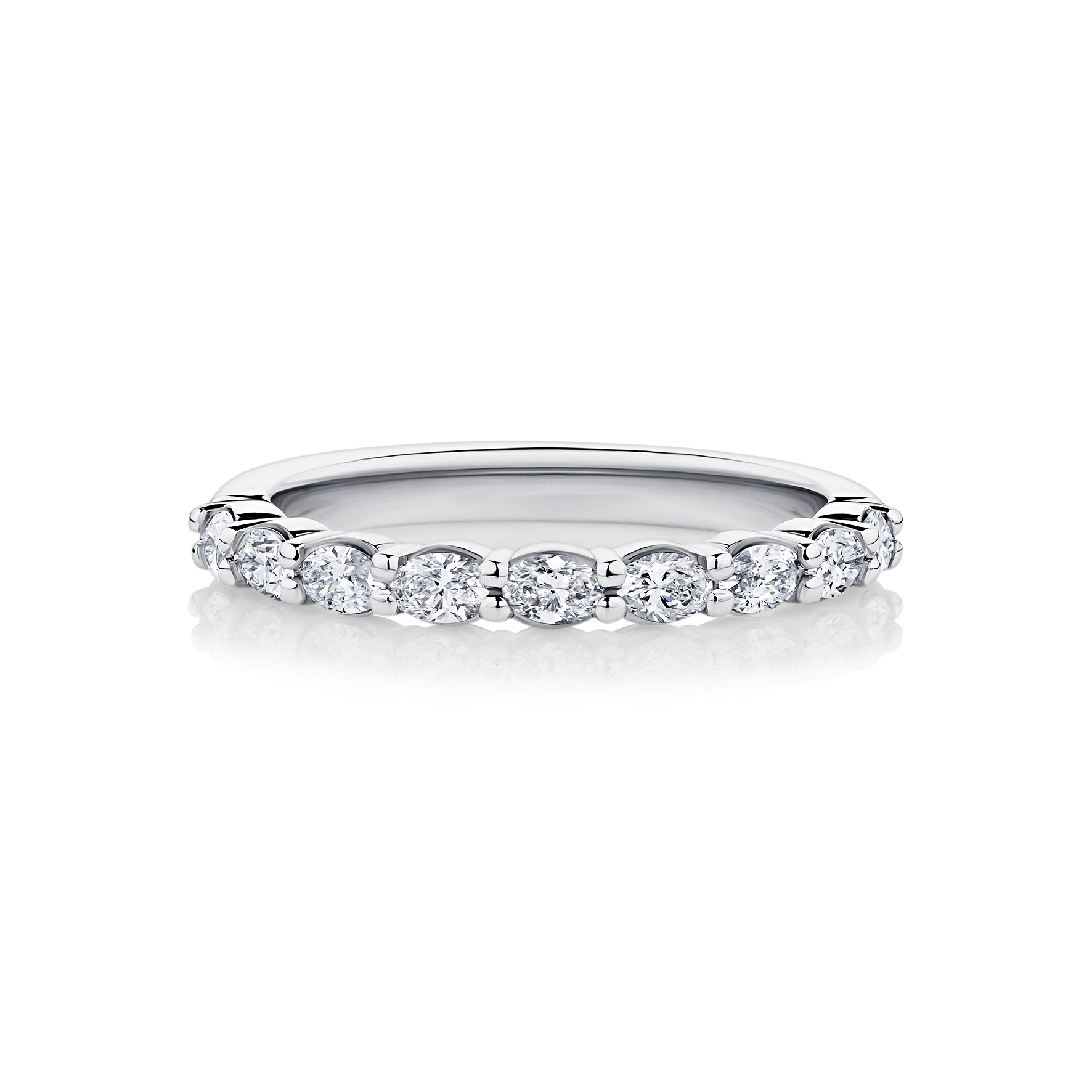 Petite Daydream Oval white gold