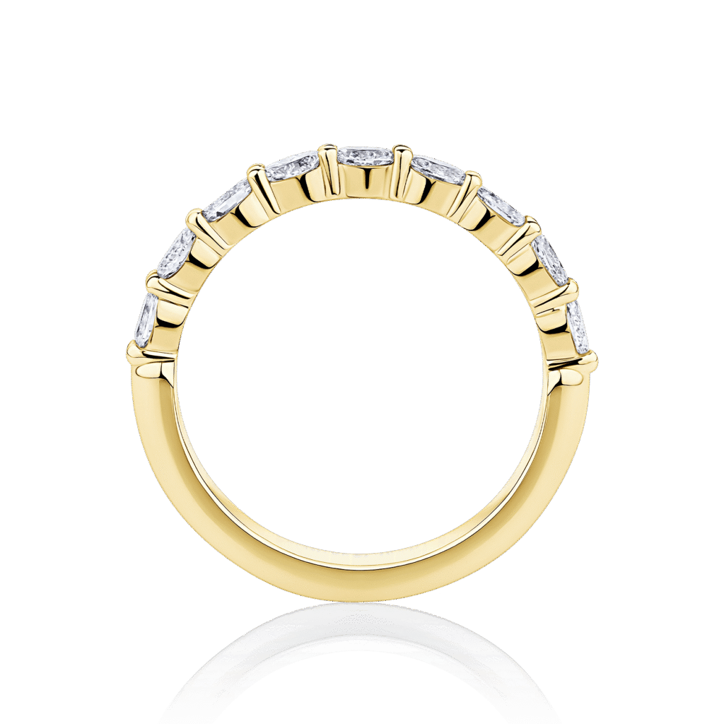 Petite Daydream Oval yellow gold