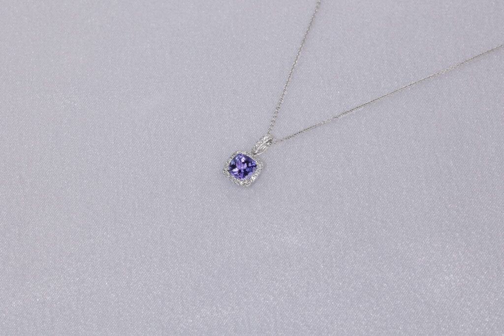 Cushion Cut Tanzanite and Diamond Pendant White Gold (2)
