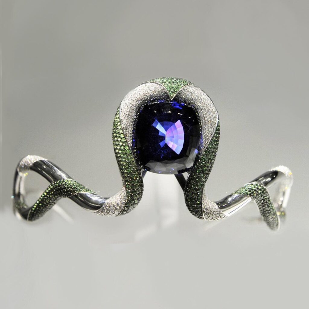 Queen of Kilimanjaro tiara tanzanite tsavorite garnet diamond whtie gold