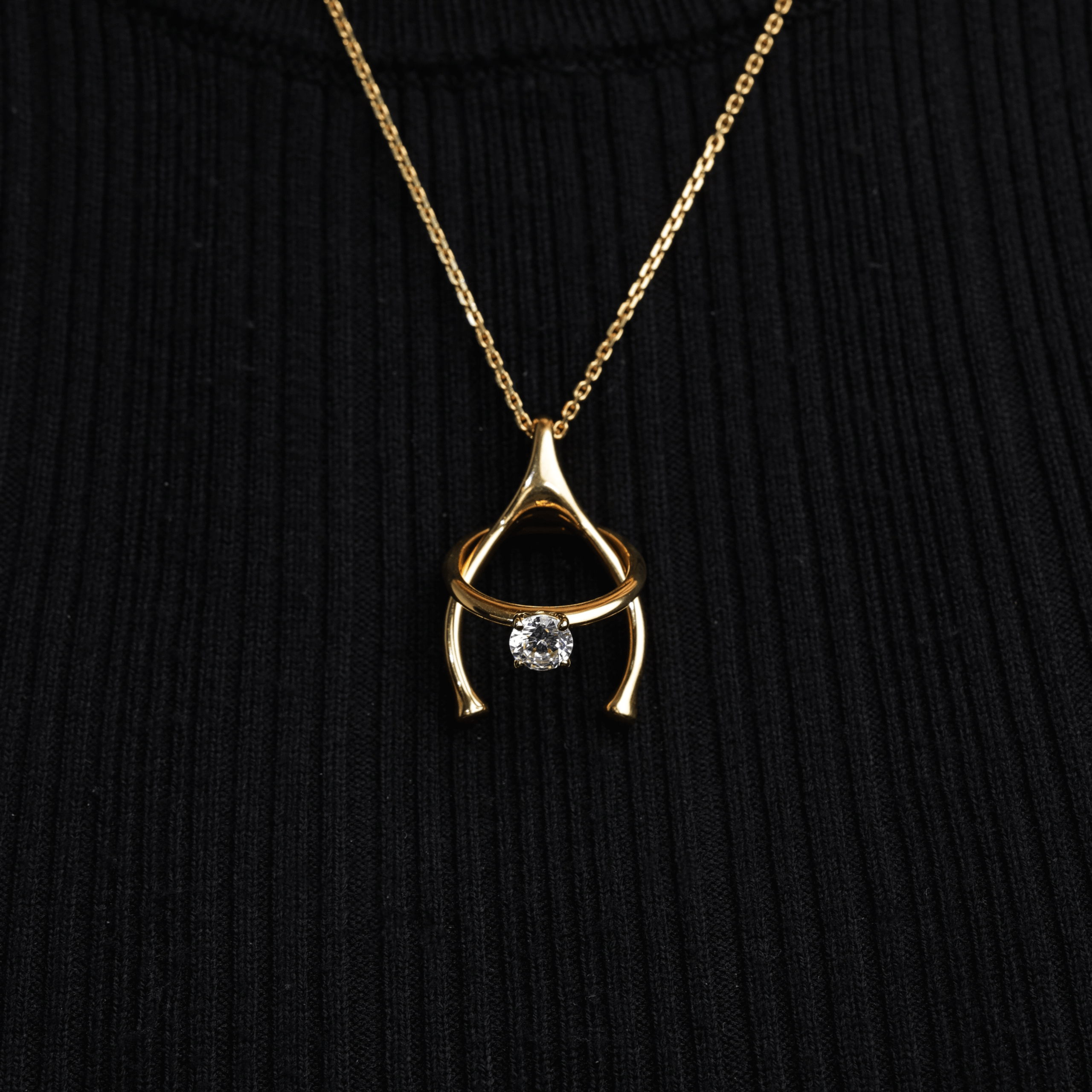 Gold pendant holder 2 min scaled